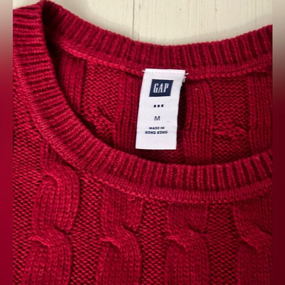 GAP Red Crew Neck Cable Knit Sweater 55% Cotton  Size Medium - Picture 3 of 6